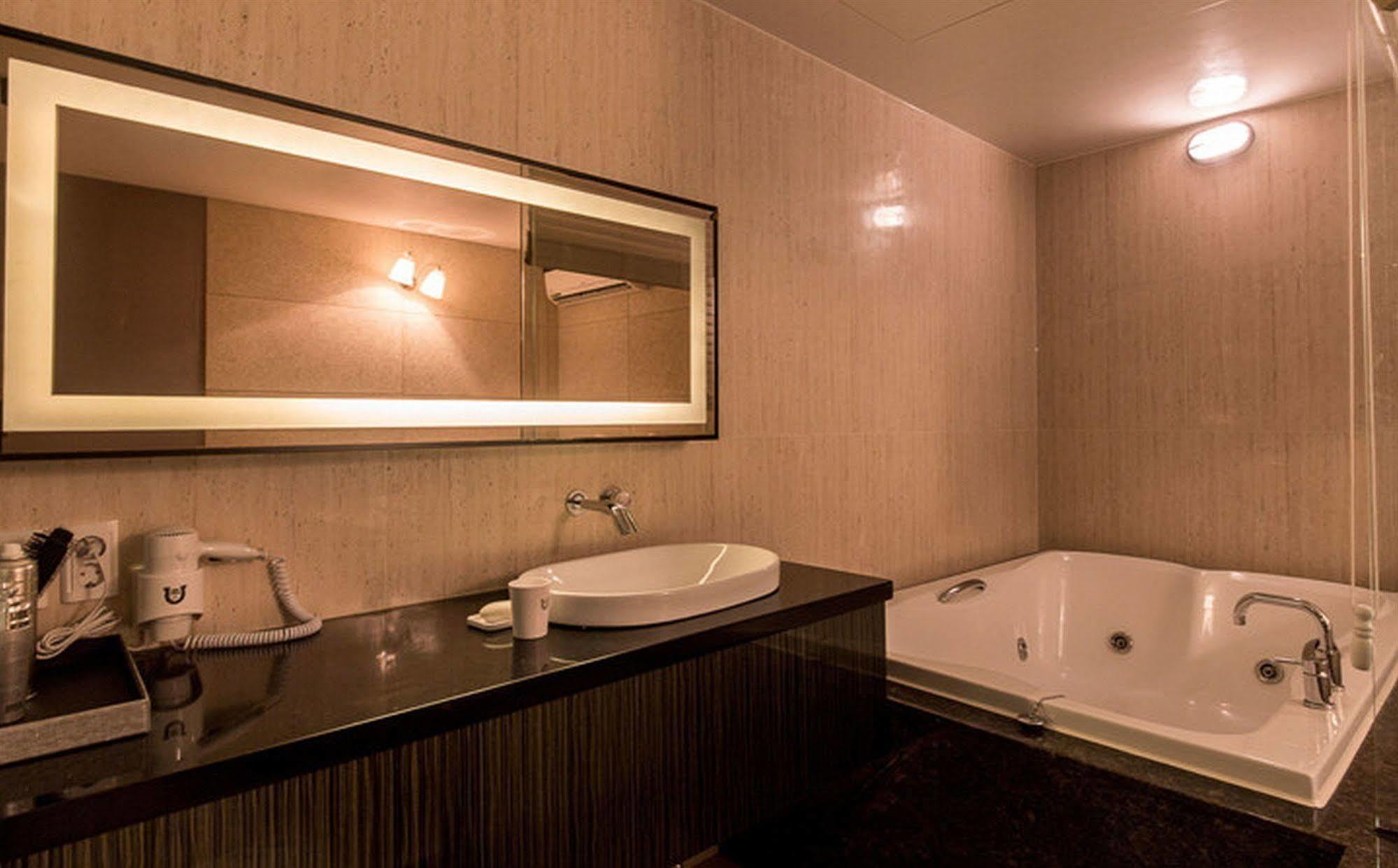 Haeundae Gary Cooper Hotel Busan Exterior photo